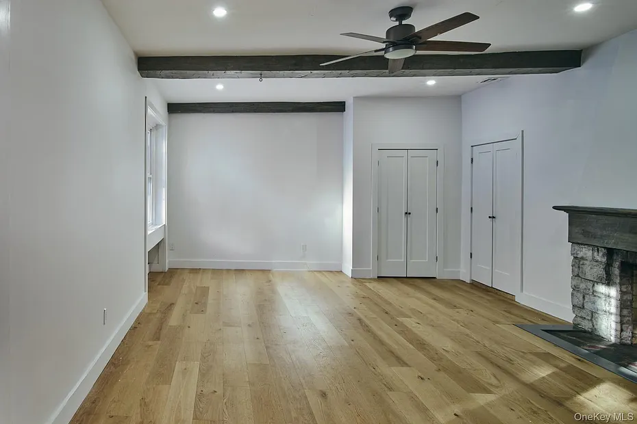 189 Mcnamara Road Photo 2