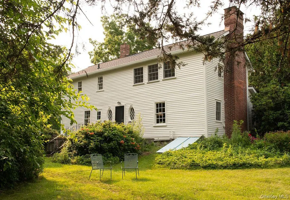 210 Bate Road Photo 2