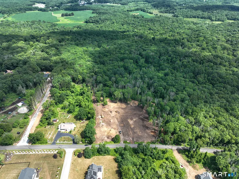 480 Forsyth Road Photo 6
