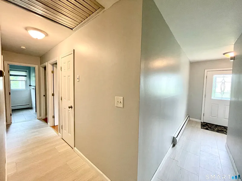 35 Woodmont Road Photo 9