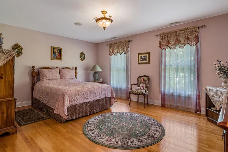 420 Summer Hill Road Photo 32