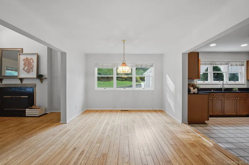 1452 Iroquois Street Photo 7