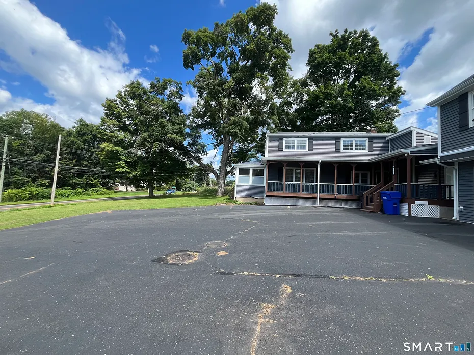 303 Somers Road Photo 33