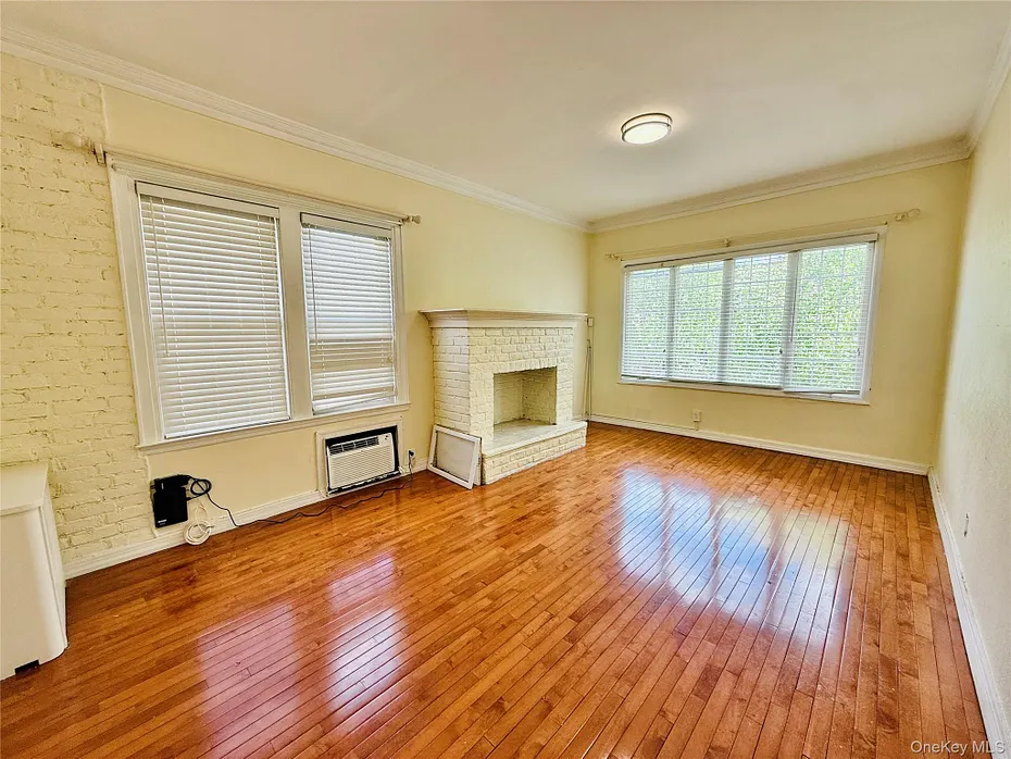2879 Harrington Avenue Photo 3