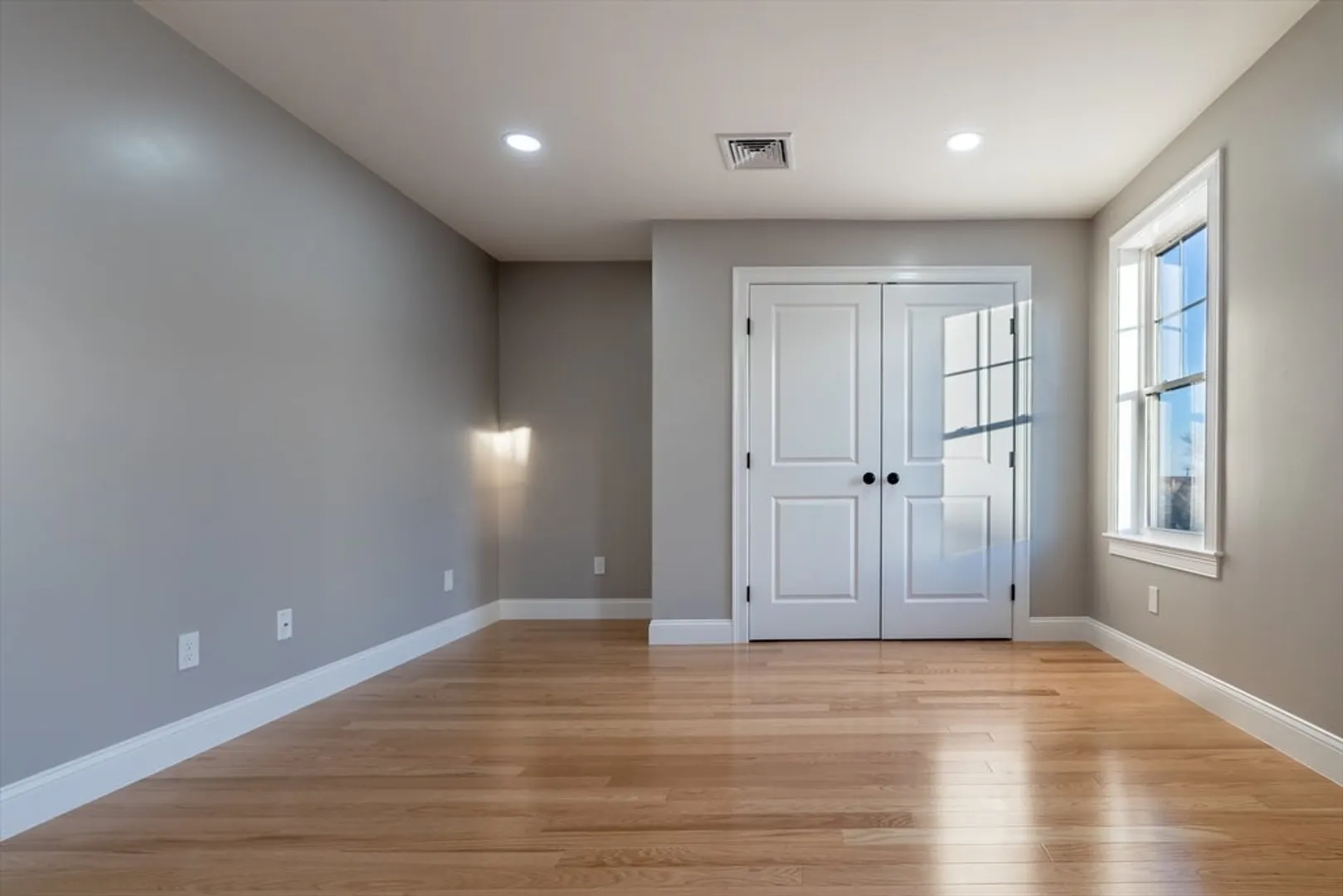 214 Horton St Photo 24