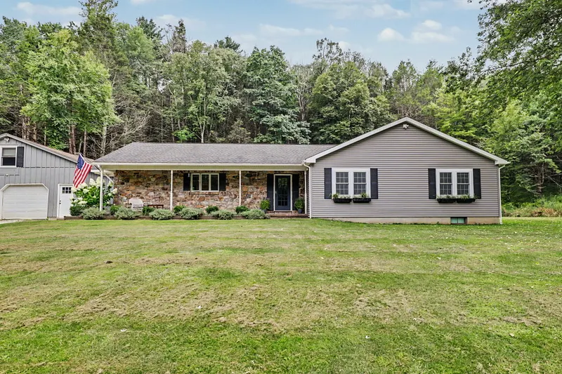 1226 Litchfield Road Photo 2
