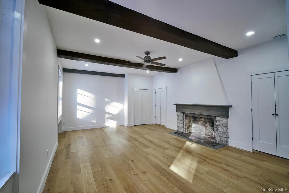 189 Mcnamara Road Photo 5