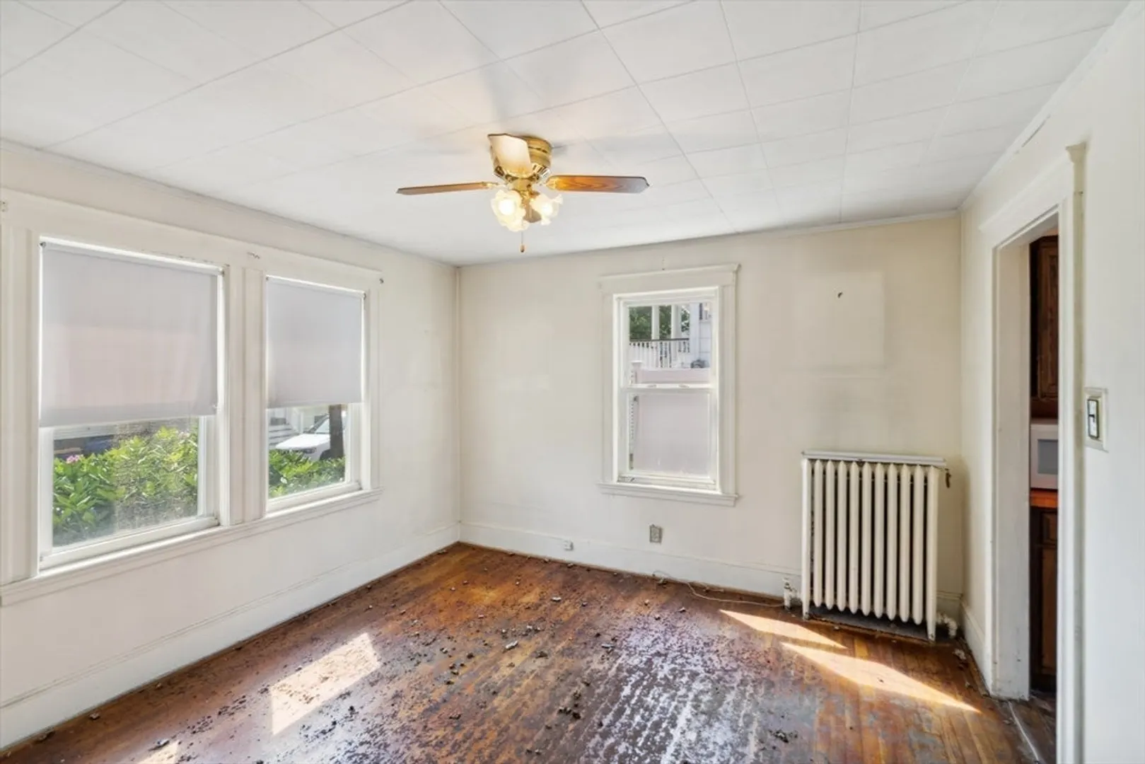 64 Bates Ave Photo 11