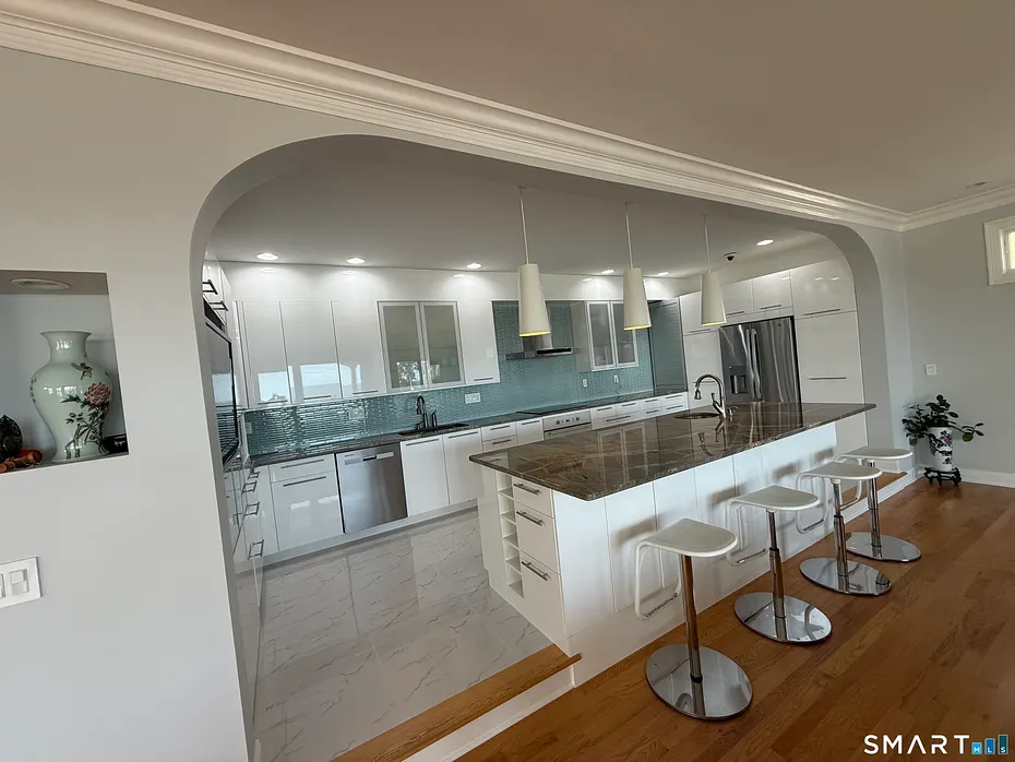 40 Hawley Avenue Photo 6