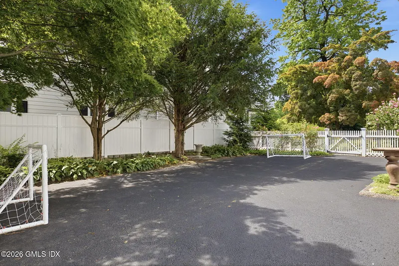 97 Riverside Avenue Photo 19