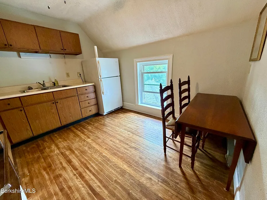 50 Buel St Photo 18