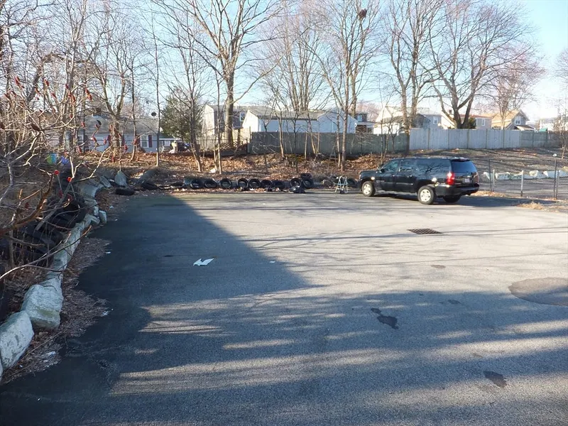 119 Bridge St Photo 3