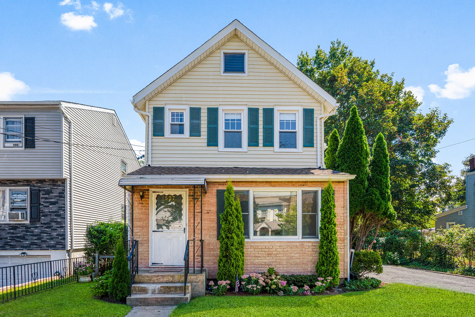 527 Jefferson Avenue Photo 1