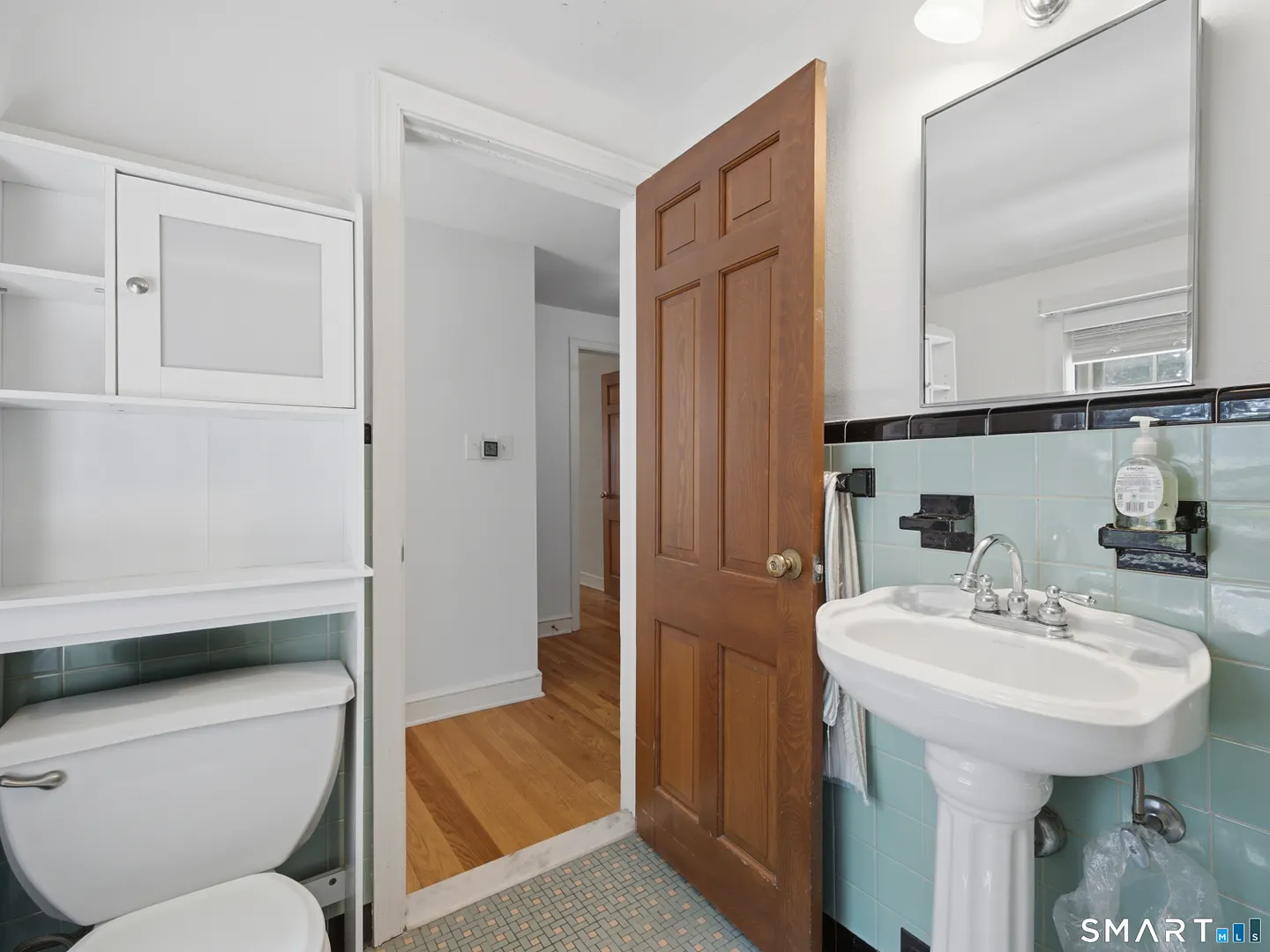 2409 Albany Avenue Photo 18