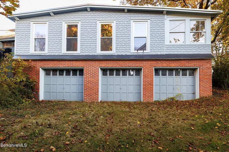 163 Front St Photo 28