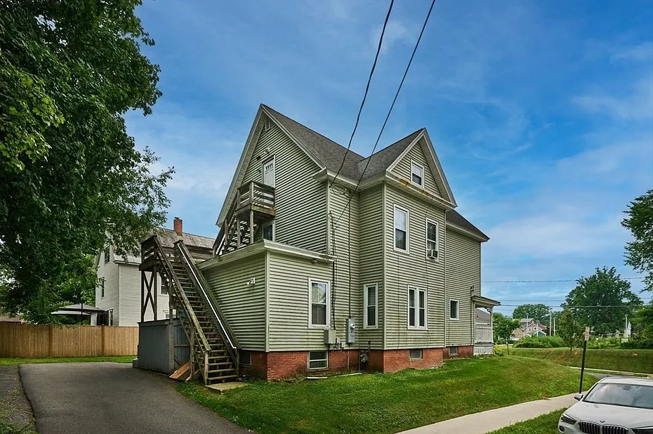 135 School St Photo 31