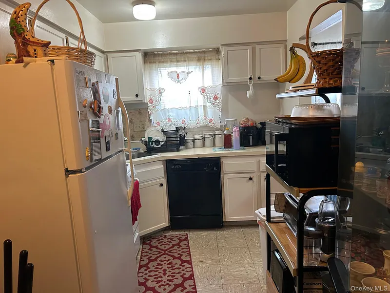 107 Sneden Place W #107 Photo 6