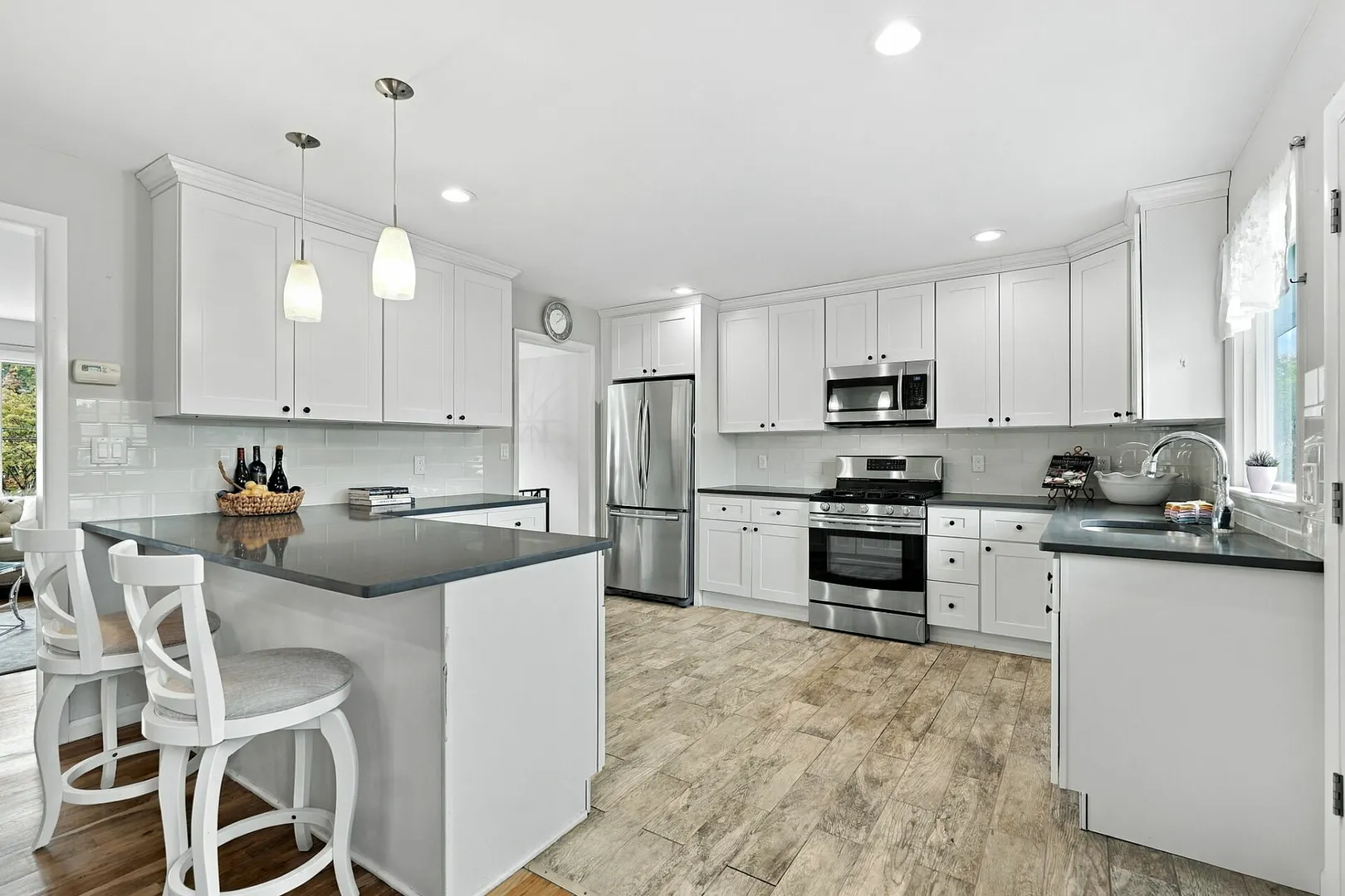 7 Frost Lane Photo 12