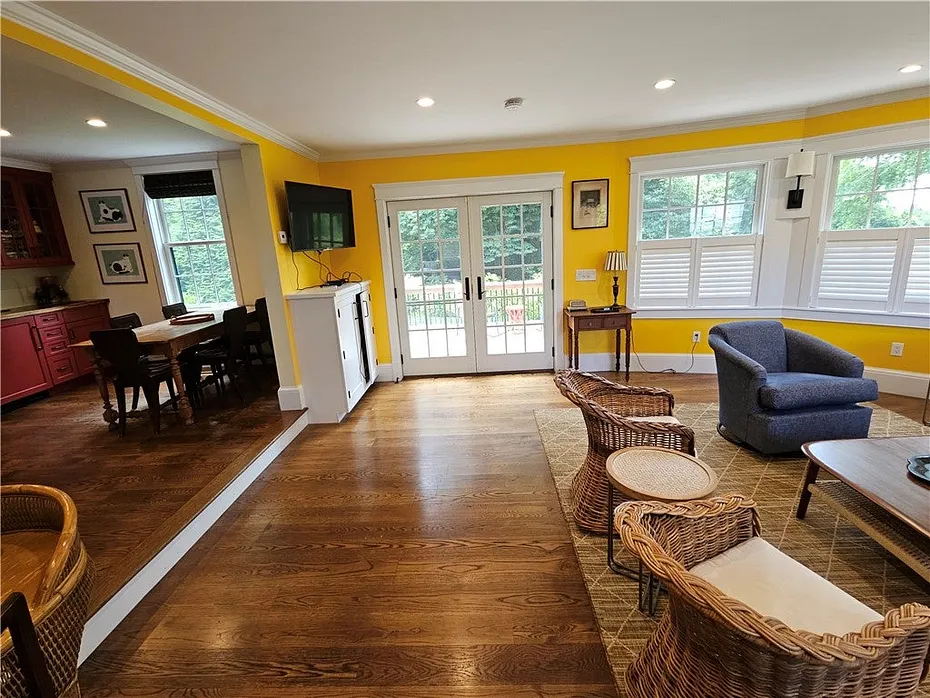 209 Coggeshall Avenue Photo 13