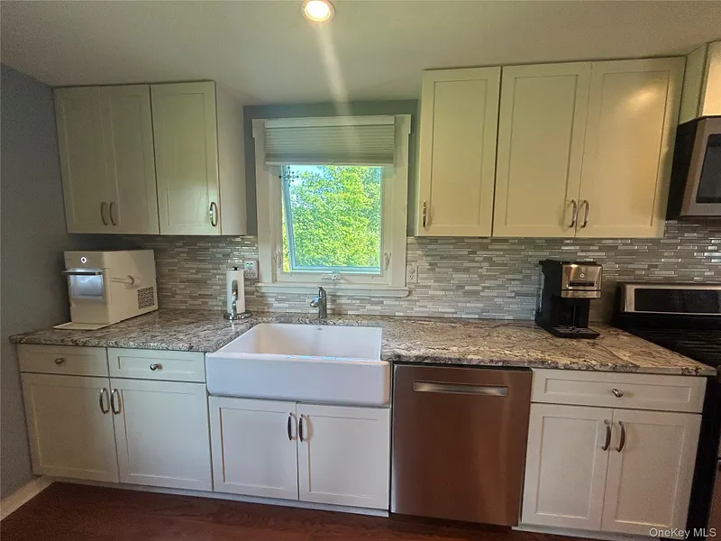 94 Jansen Road Photo 9