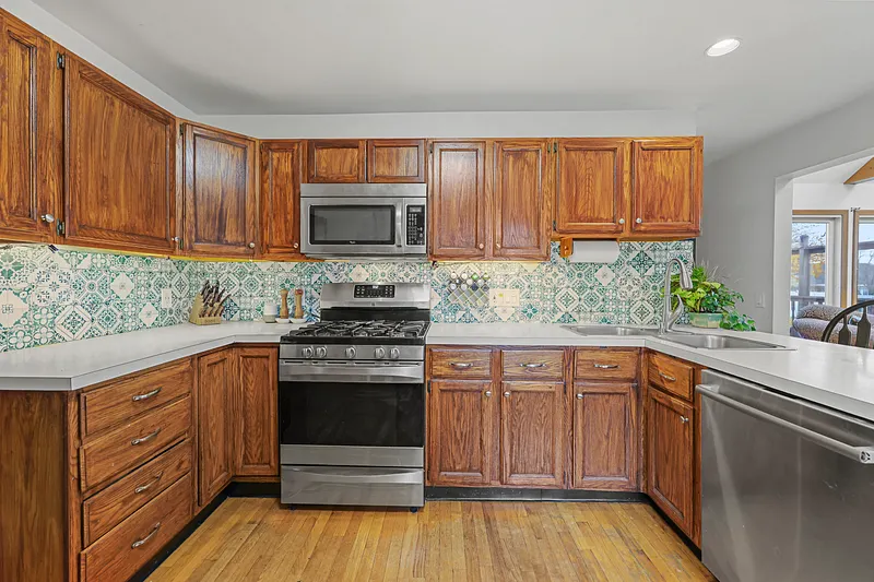 25 Calumet St Photo 17