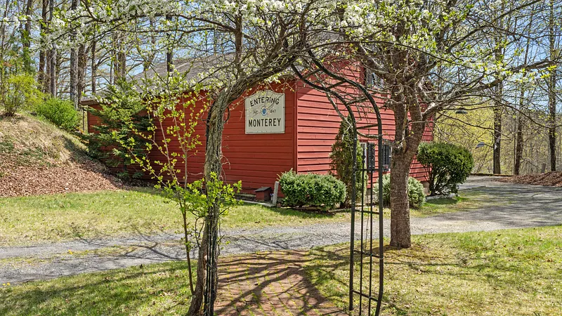 6 Tyringham Rd Photo 33