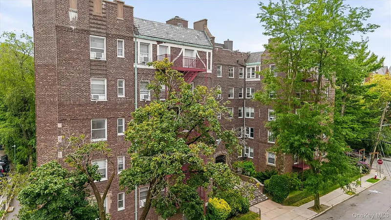 19 William Street  #2D Photo 14