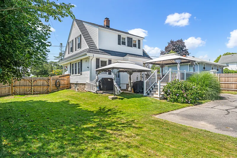 124 Beach Street Photo 7