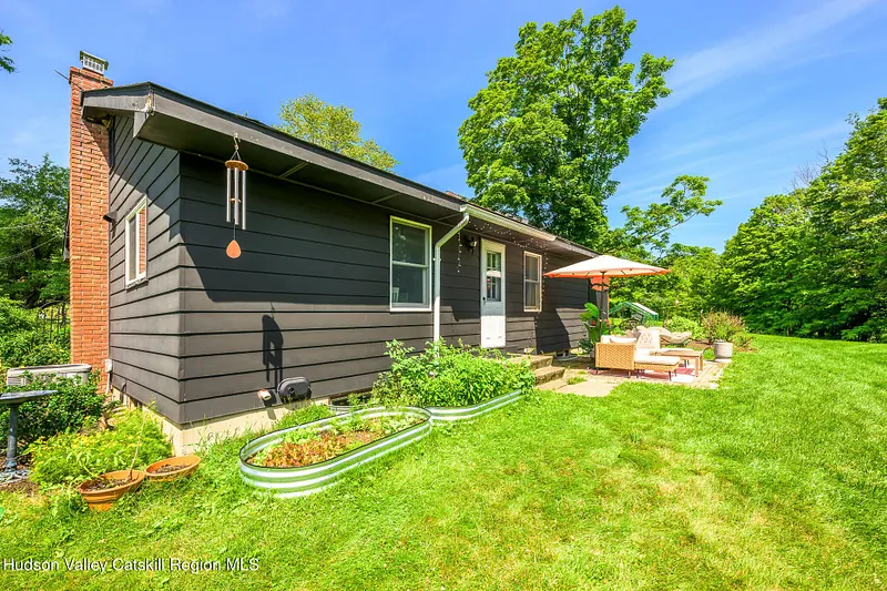 158 Bristol Road Photo 40