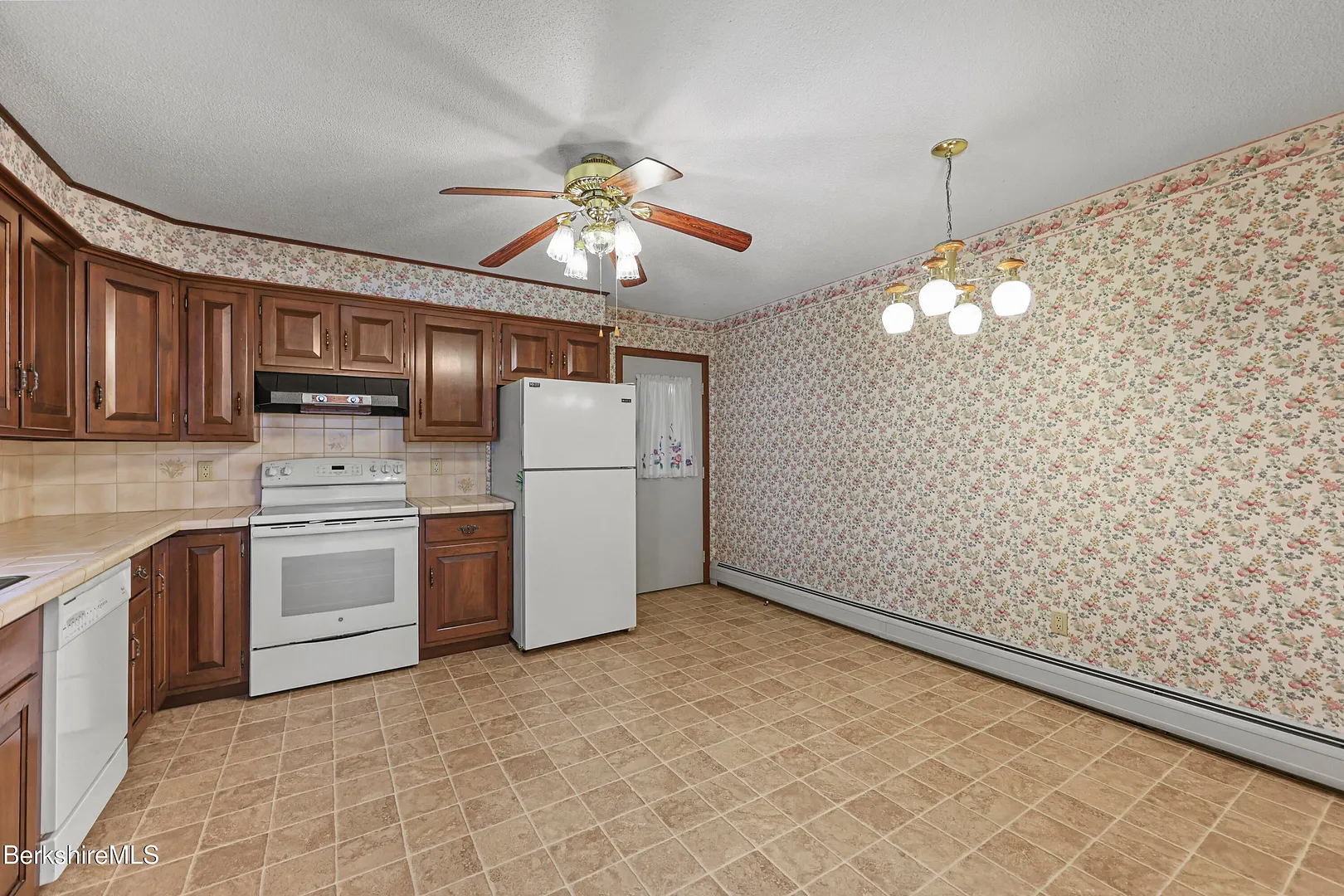 64 Devonshire Dr Photo 20