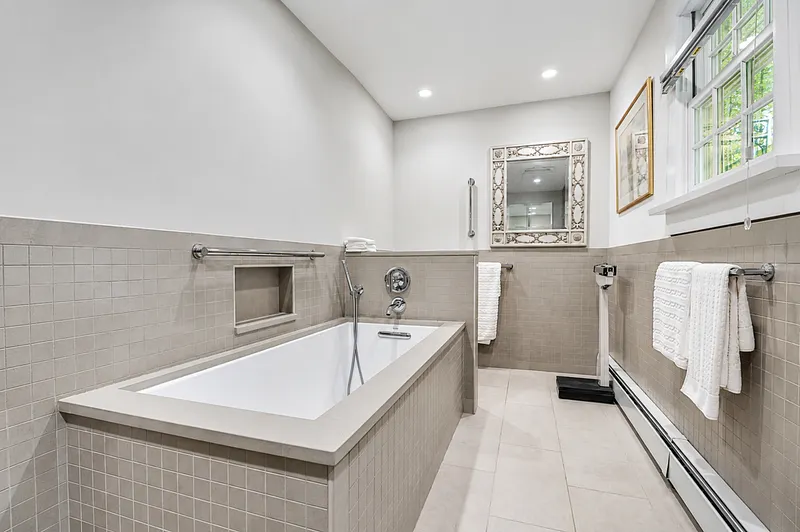 8 Park Place Photo 26