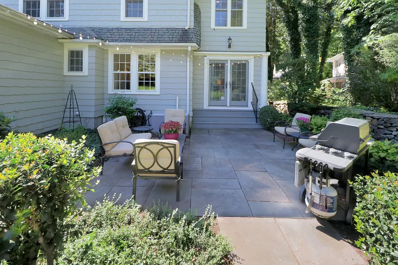 96 Benedict Avenue Photo 7