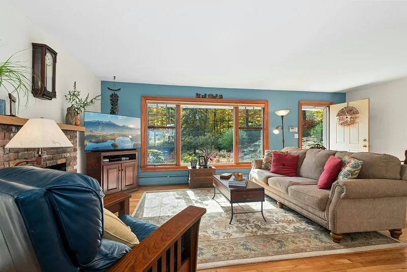 35 Aspen Ledges Road Photo 5