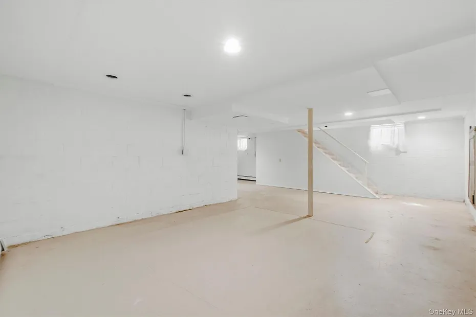1069 Wolcott Avenue Photo 29
