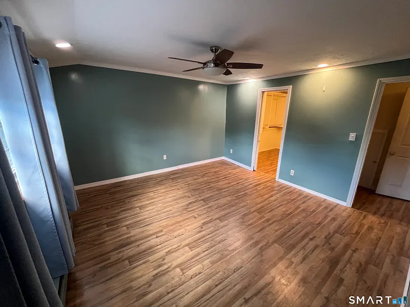 303 Somers Road Photo 21