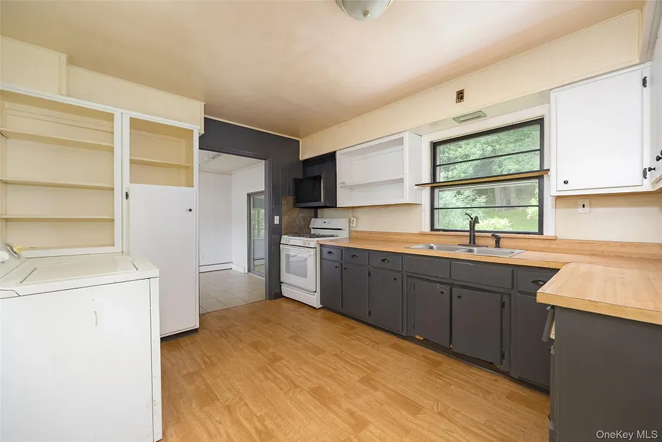 166 Vassar Road Photo 7