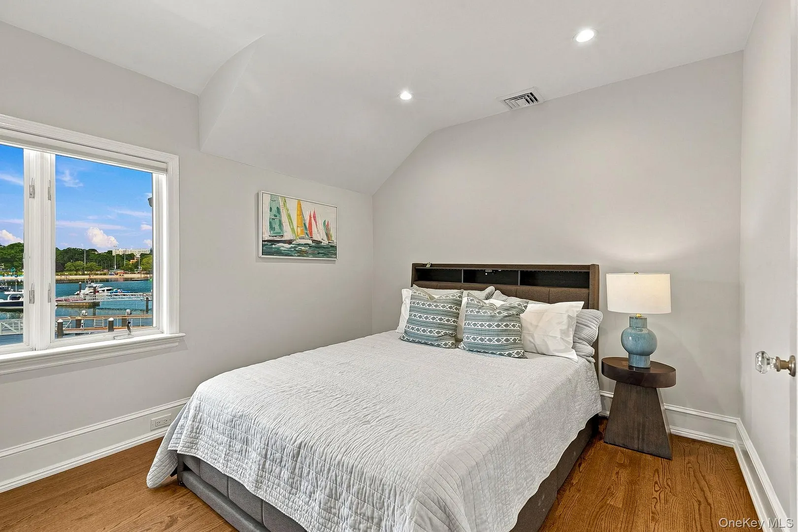 522 The Parkway Photo 26