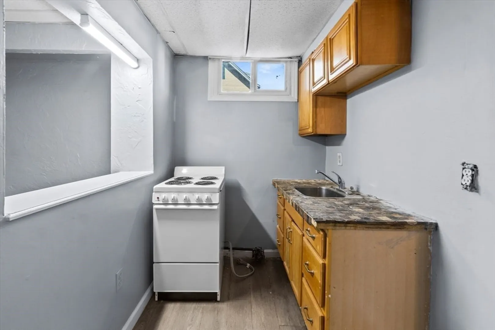 42 Godfrey St Photo 31