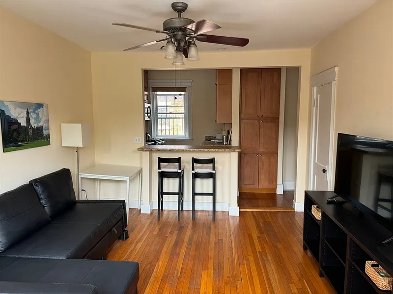 31 Queensberry St  #23 Photo 5