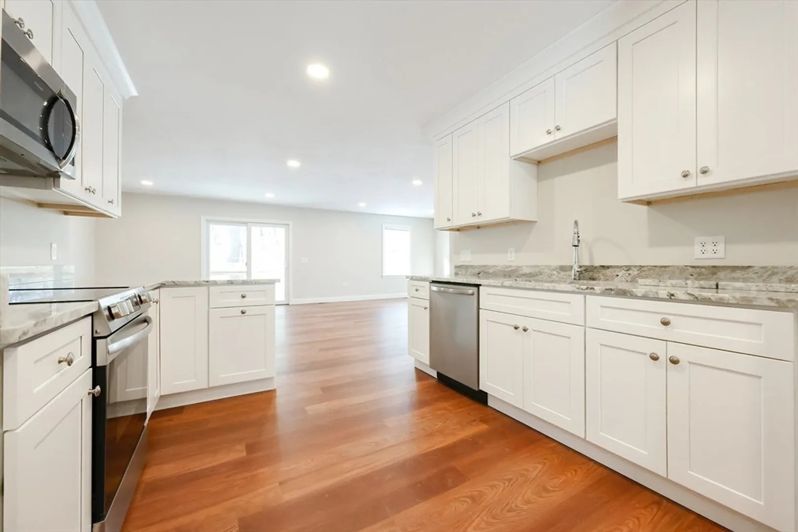 60 Oak Street  #B Photo 7