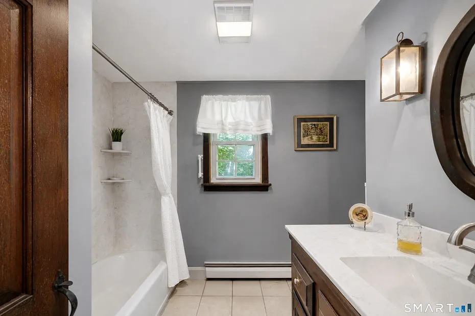 Suffield Single Family Photo 38