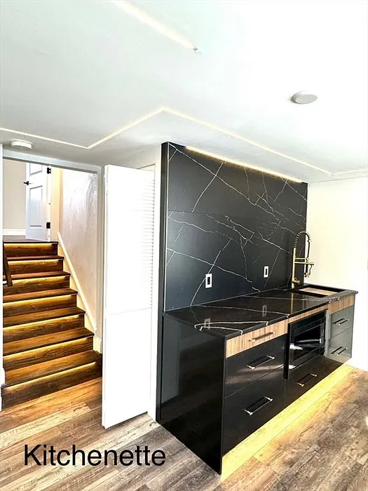 76 Foster St Photo 22