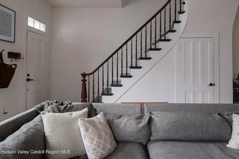 517 State Street Photo 10