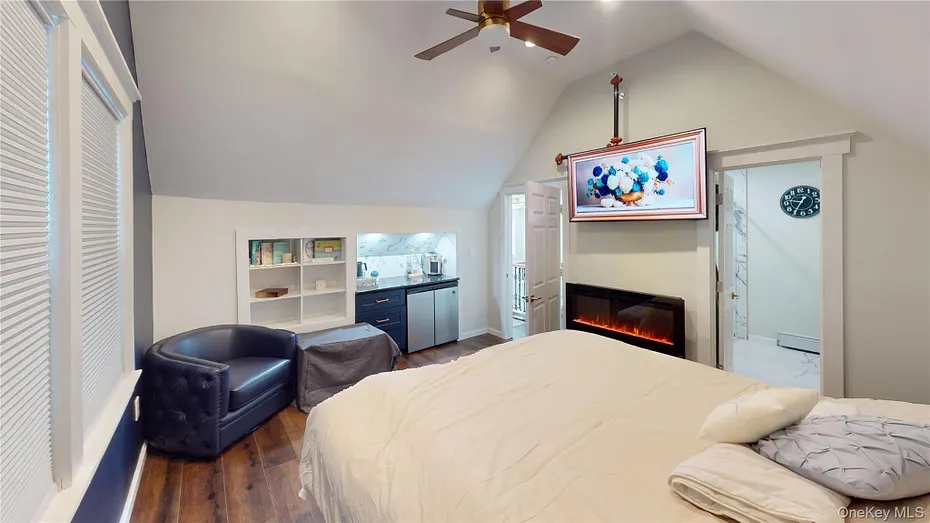 88 Grand Avenue Photo 19
