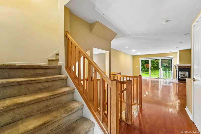 122 Crystal Hill Drive Photo 5