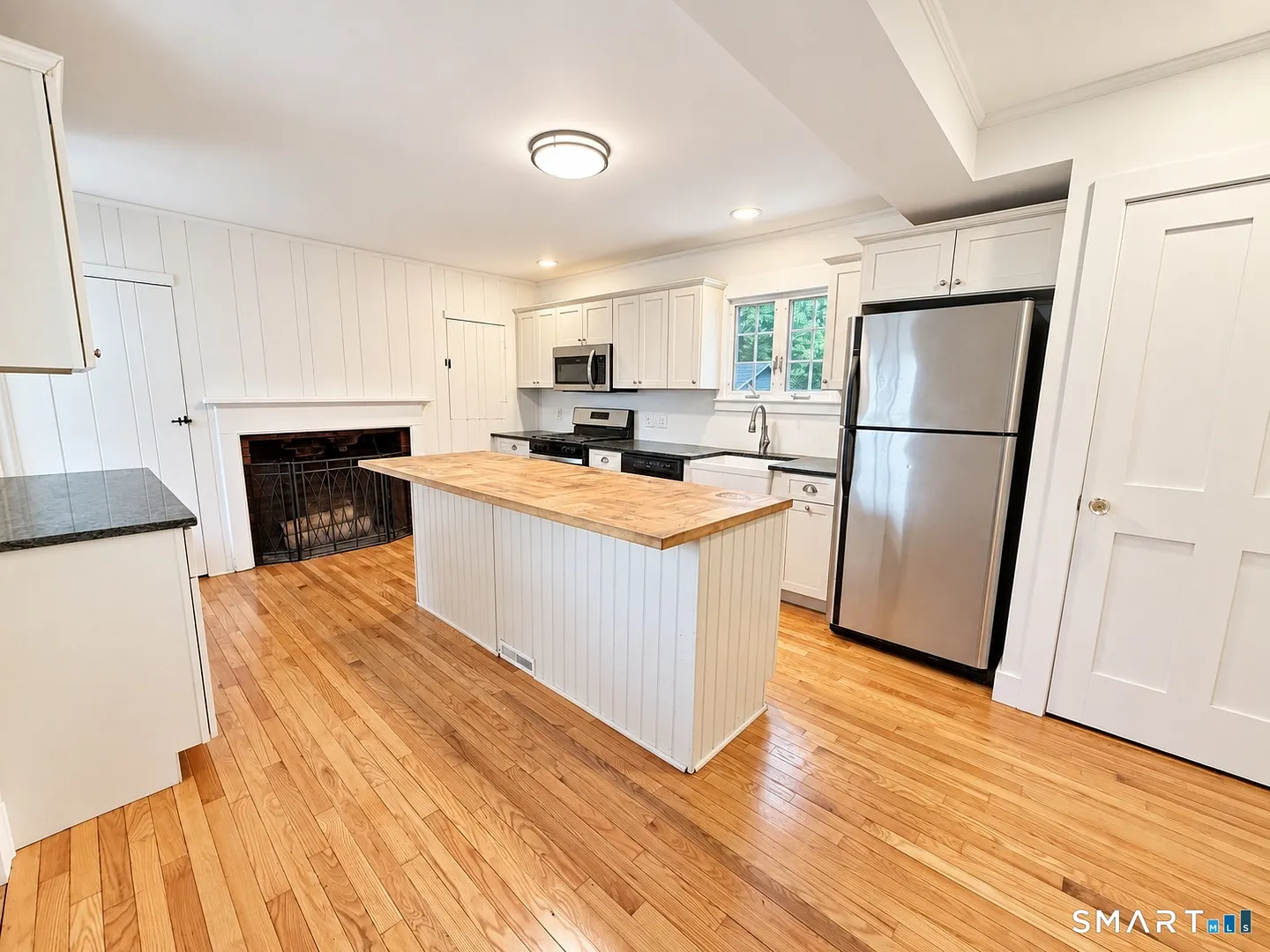 63 Golden Hill Street Photo 2