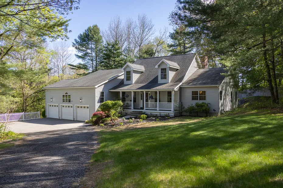 65 Middle Road Photo 1