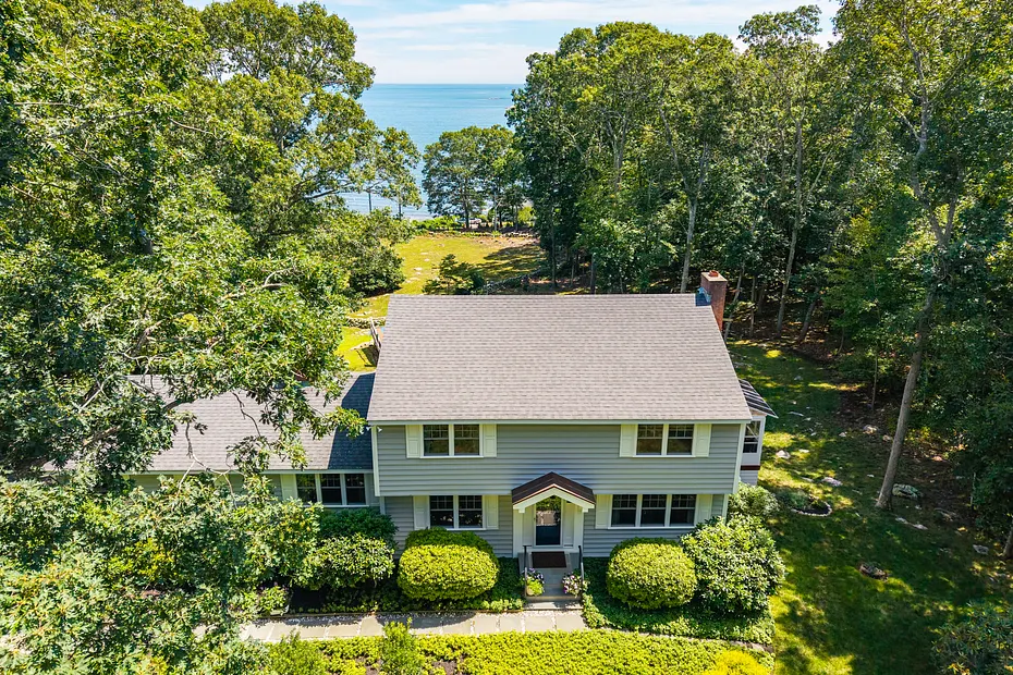 17 Oakridge Drive Photo 1