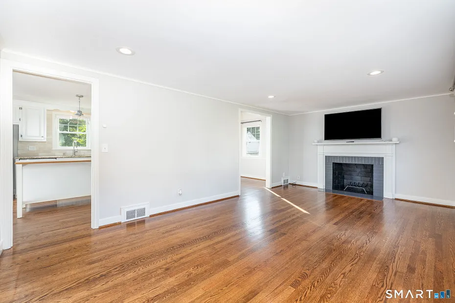 170 Brunswick Avenue Photo 7