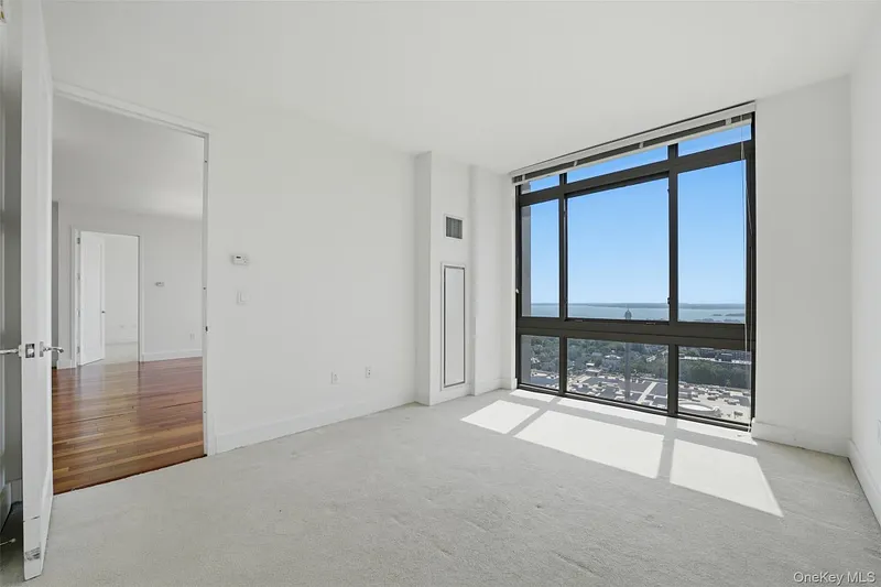 175 Huguenot Street  #2602 Photo 10